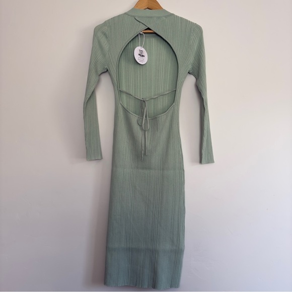 Petal & Pup Milleri Ribbed Long sleeve dress in Sage NWT Size: 4 - Picture 3 of 4